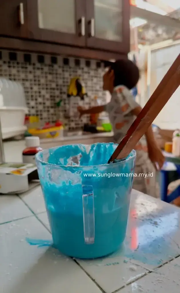 Jadi homeschooler, harus tahan diri beres-beres ketika rumah berantakan dan anak sedang proses belajar